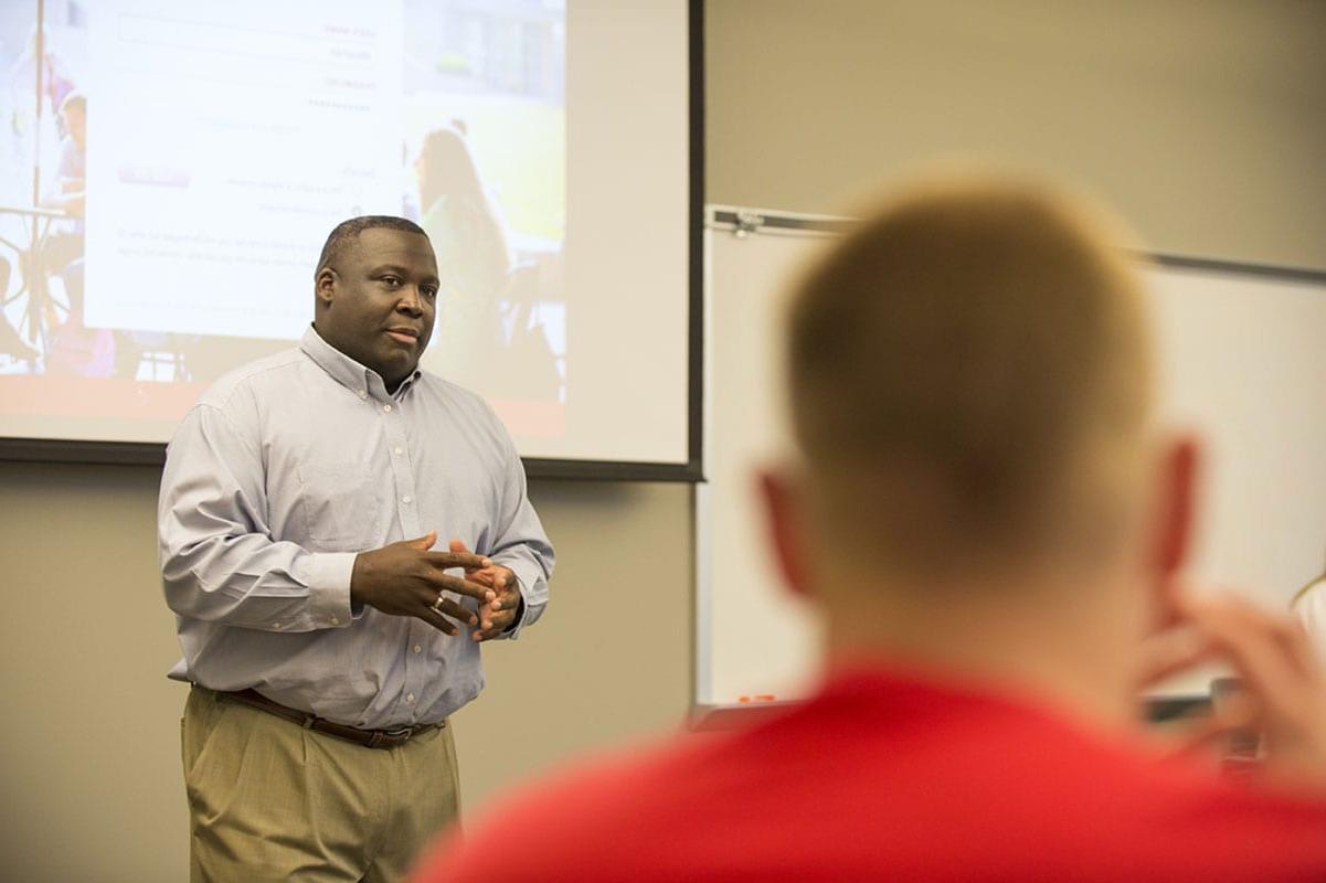 Maryville University Rawlings Sport Management professor Jason Williams in class